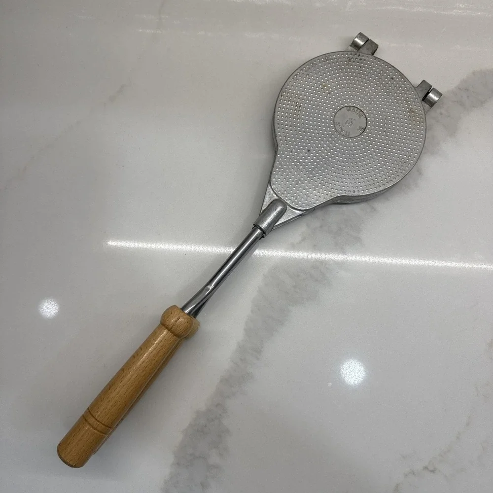 Vintage Italian Pizzelle Iron Cast Aluminum Stovetop Waffle Cookie Maker 5